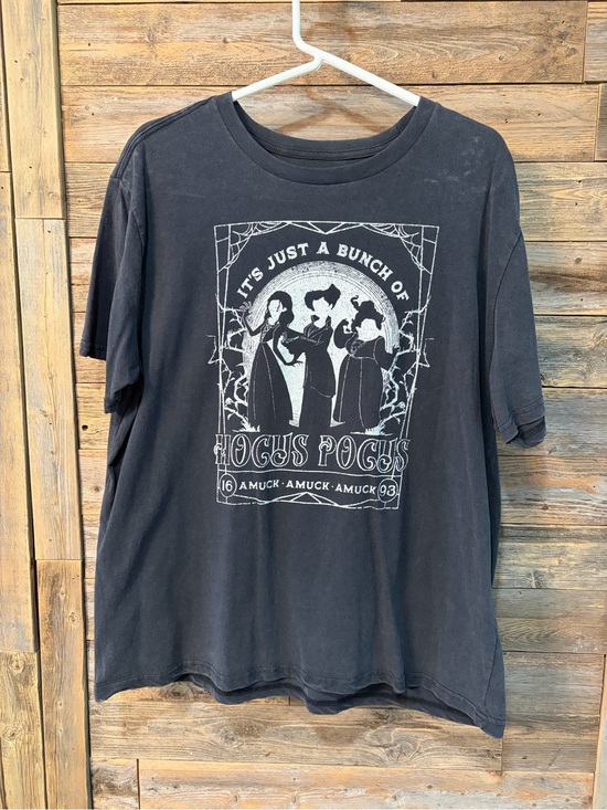 Disney Tops - Hocus Pocus Gray Graphic Tee* - size XL
